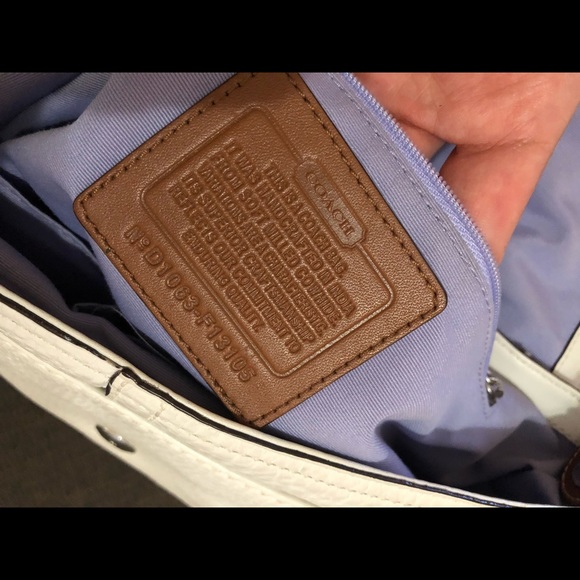 Coach Handbag Shoulder Purse Pebbled Leather - Picture 6 of 8